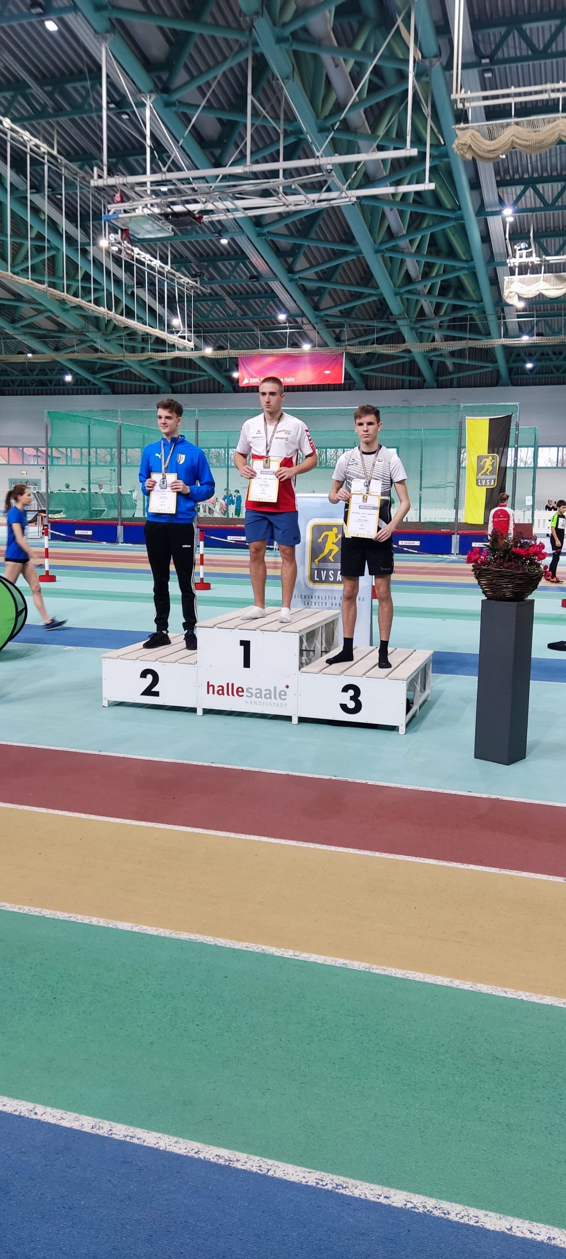 Siegerehrung Männer 200m 3 Platz Timon Linkohr